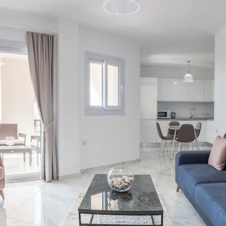 Bella Sea View 1 Bedroom Apartment *